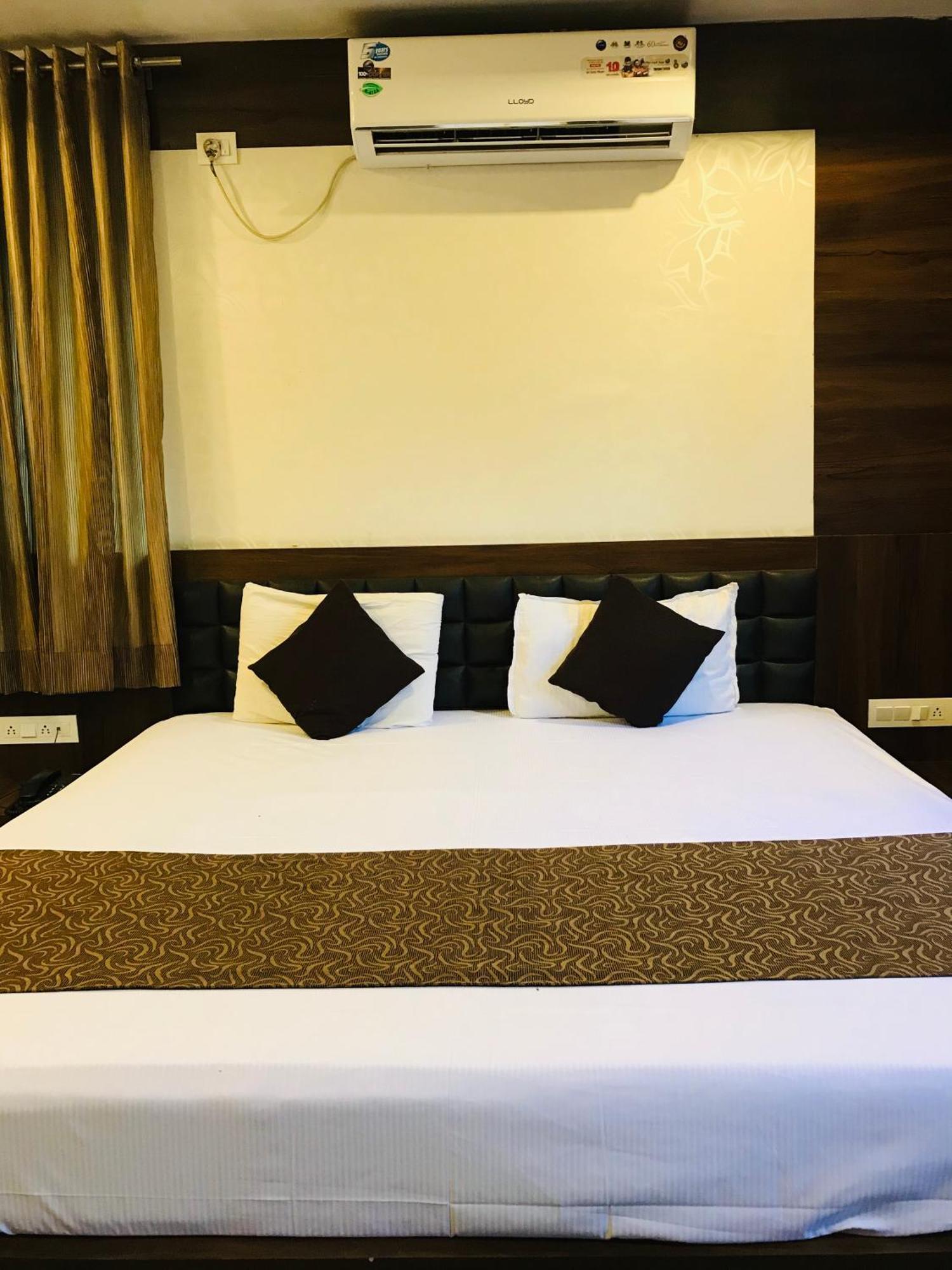 Liva Rooms Nashik Ngoại thất bức ảnh